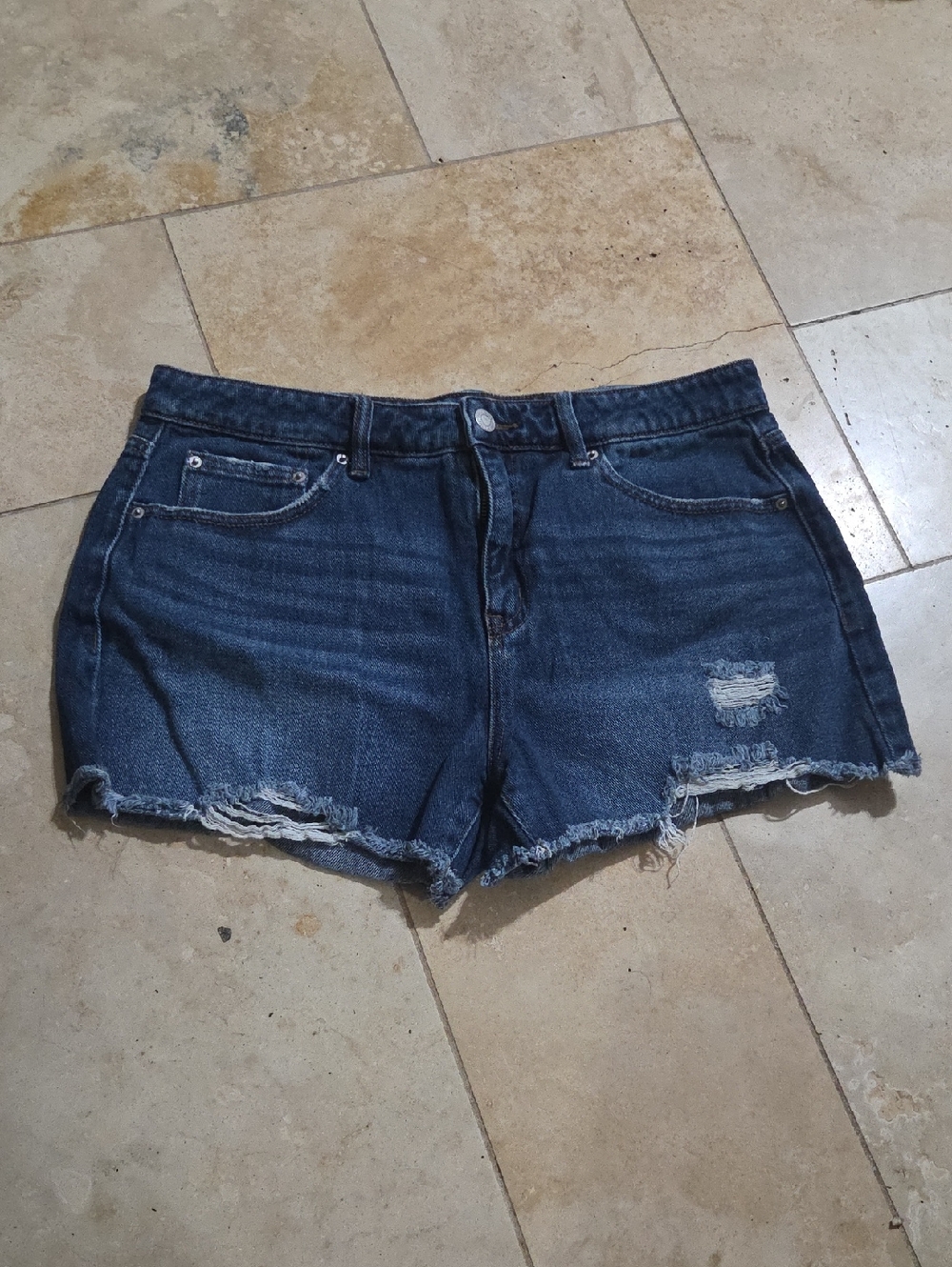 Time and Tru Distressed Denim Shorts – Women’s Size 12